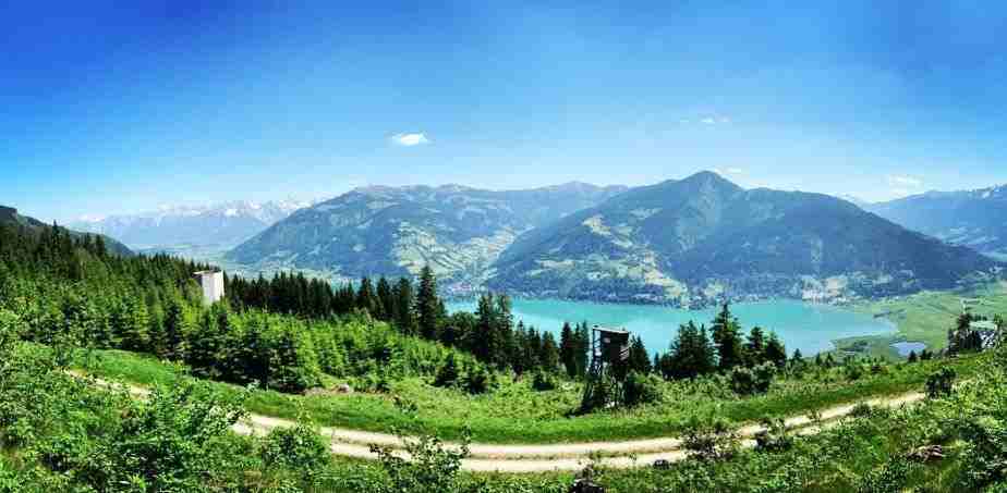 Zell am See - beautiful mountains and a lake